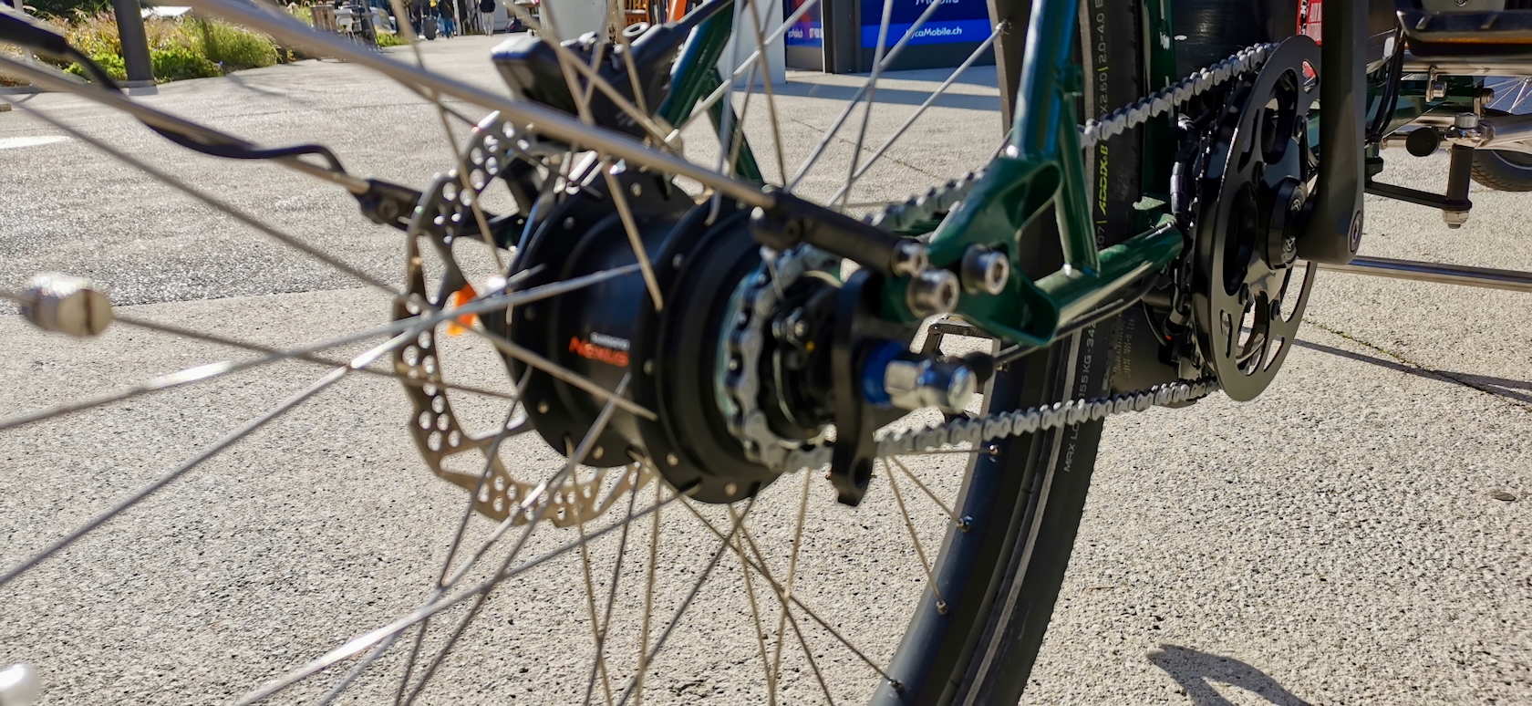 Macadam cargo Genève. Vélo cargo sur mesure.