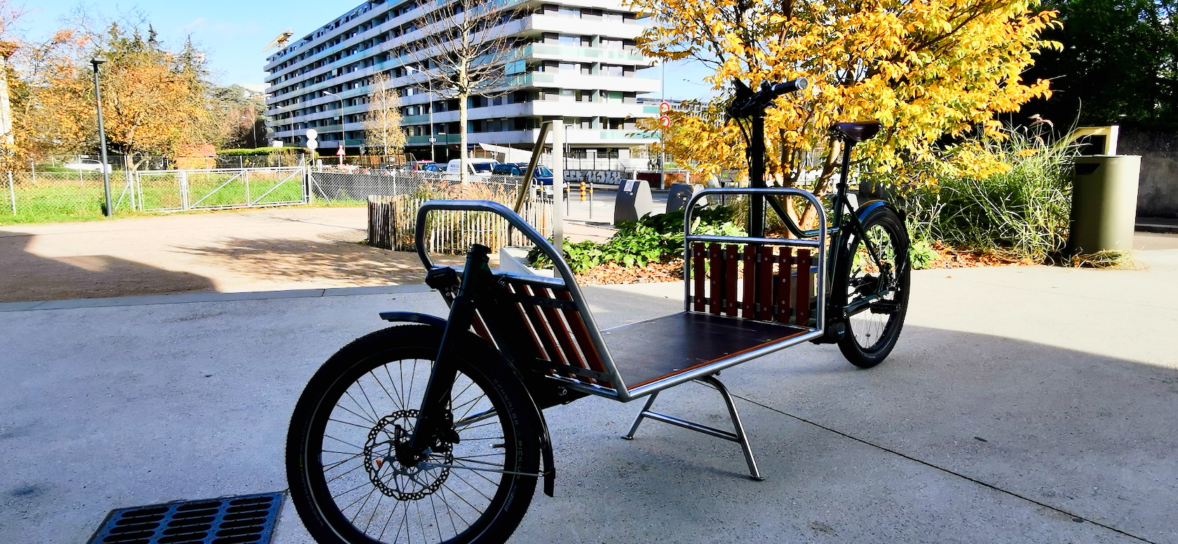 Macadam cargo Genève. Vélo cargo sur mesure.