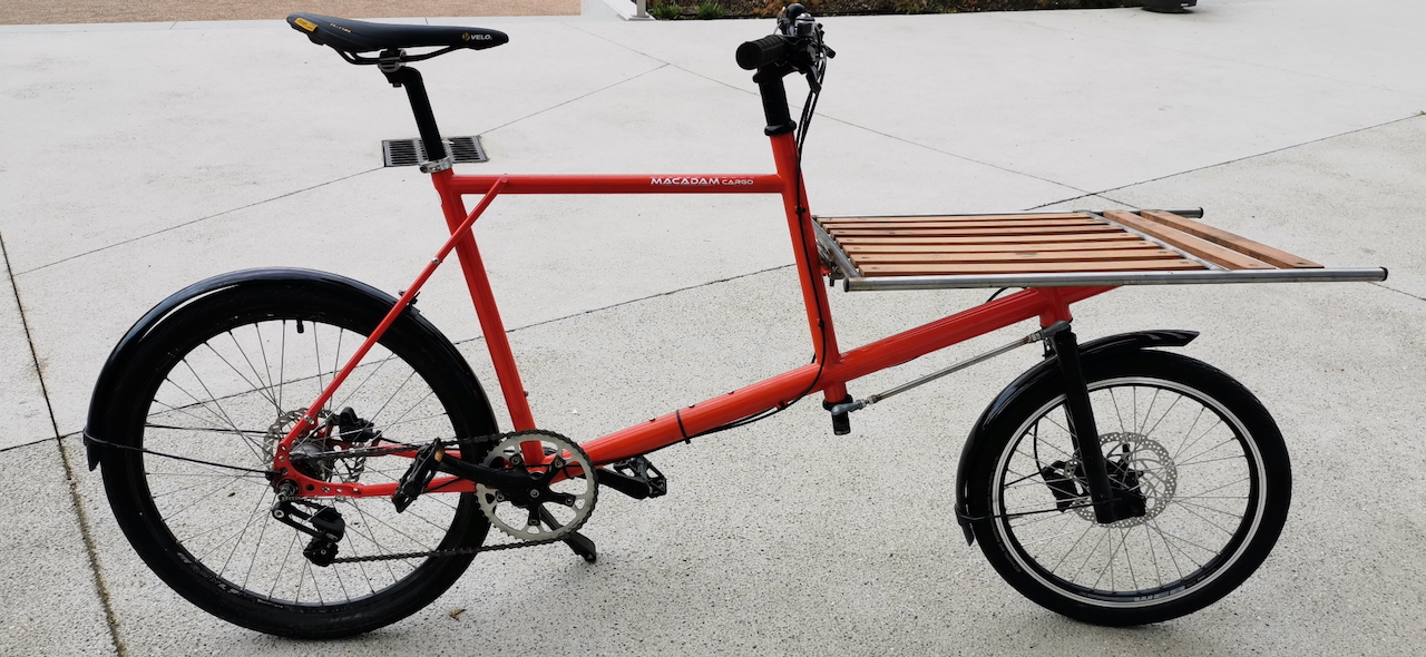 Macadam cargo Genève. Vélo cargo sur mesure.