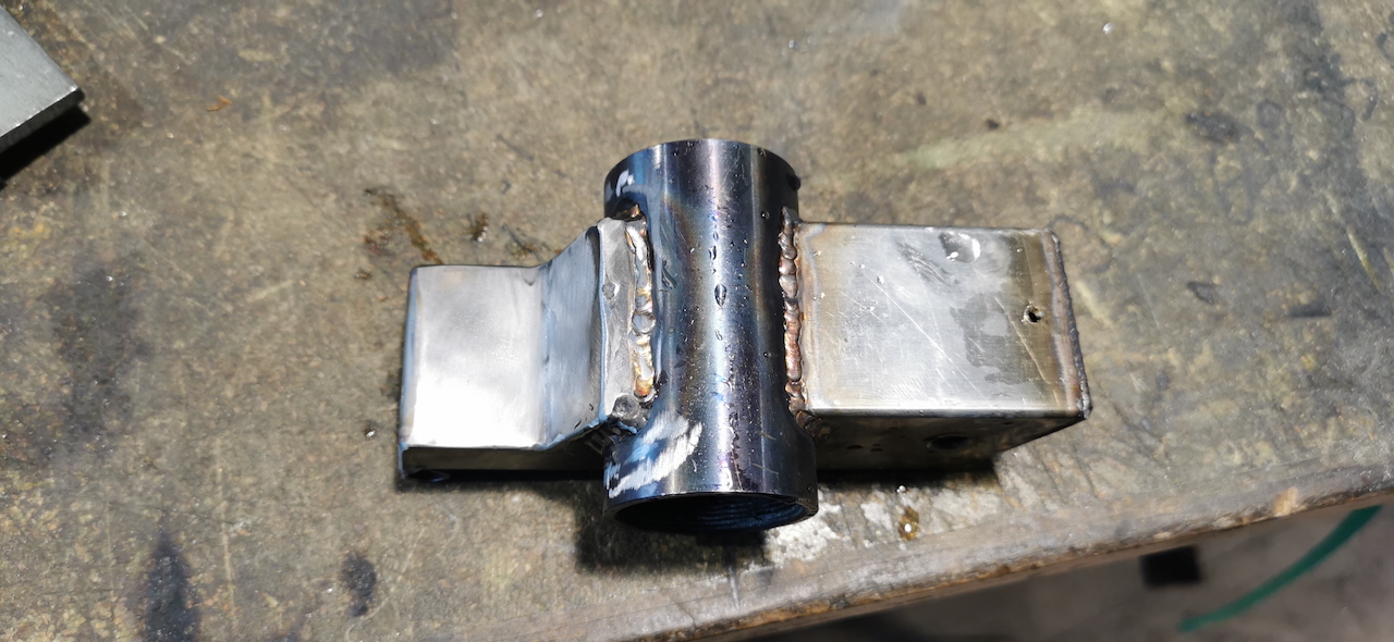 Macadam cargo Genève. Adaptateur de pédalier vélo sur mesure.