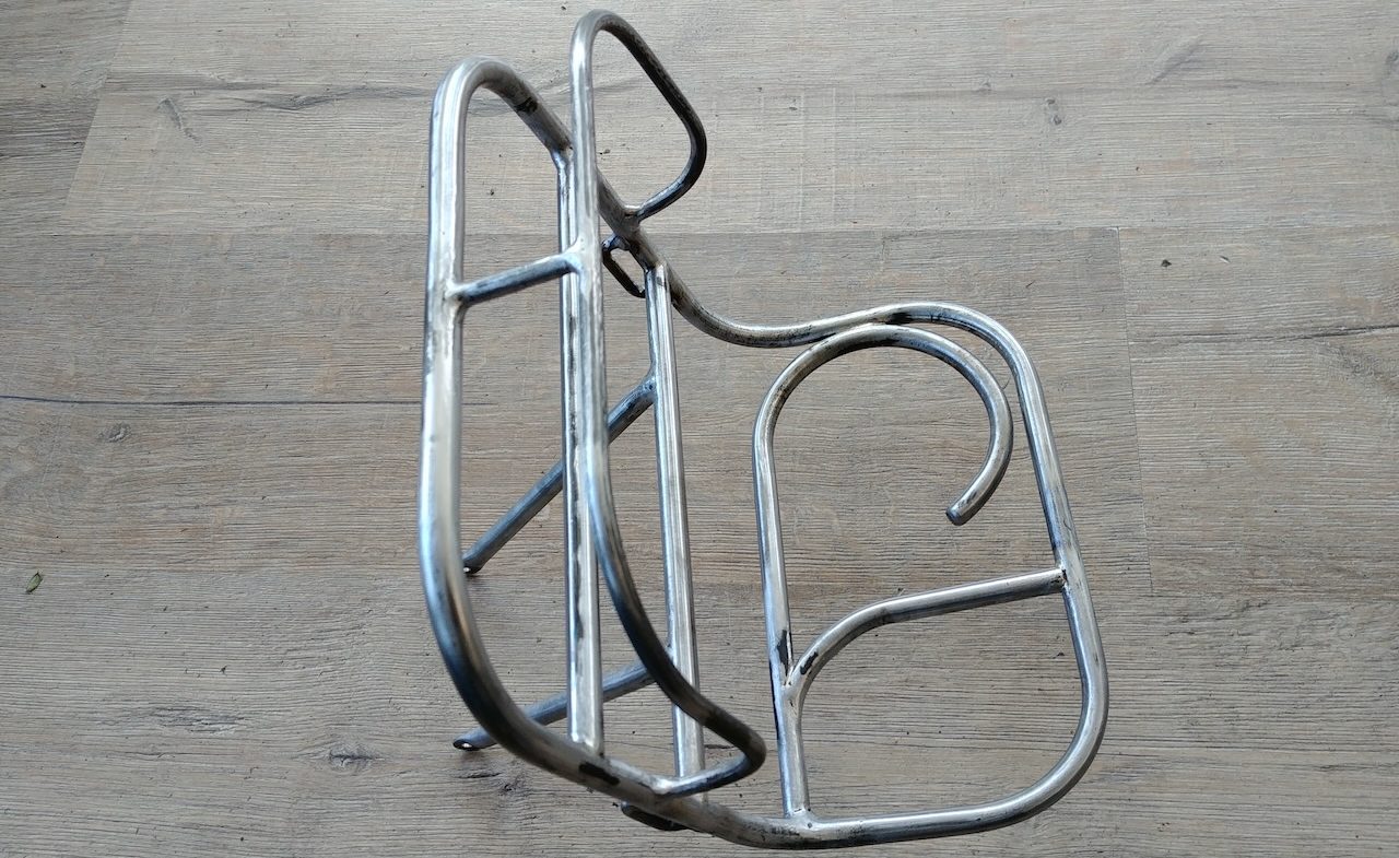 Macadam cargo Genève. Porte-bagage vélo sur mesure.