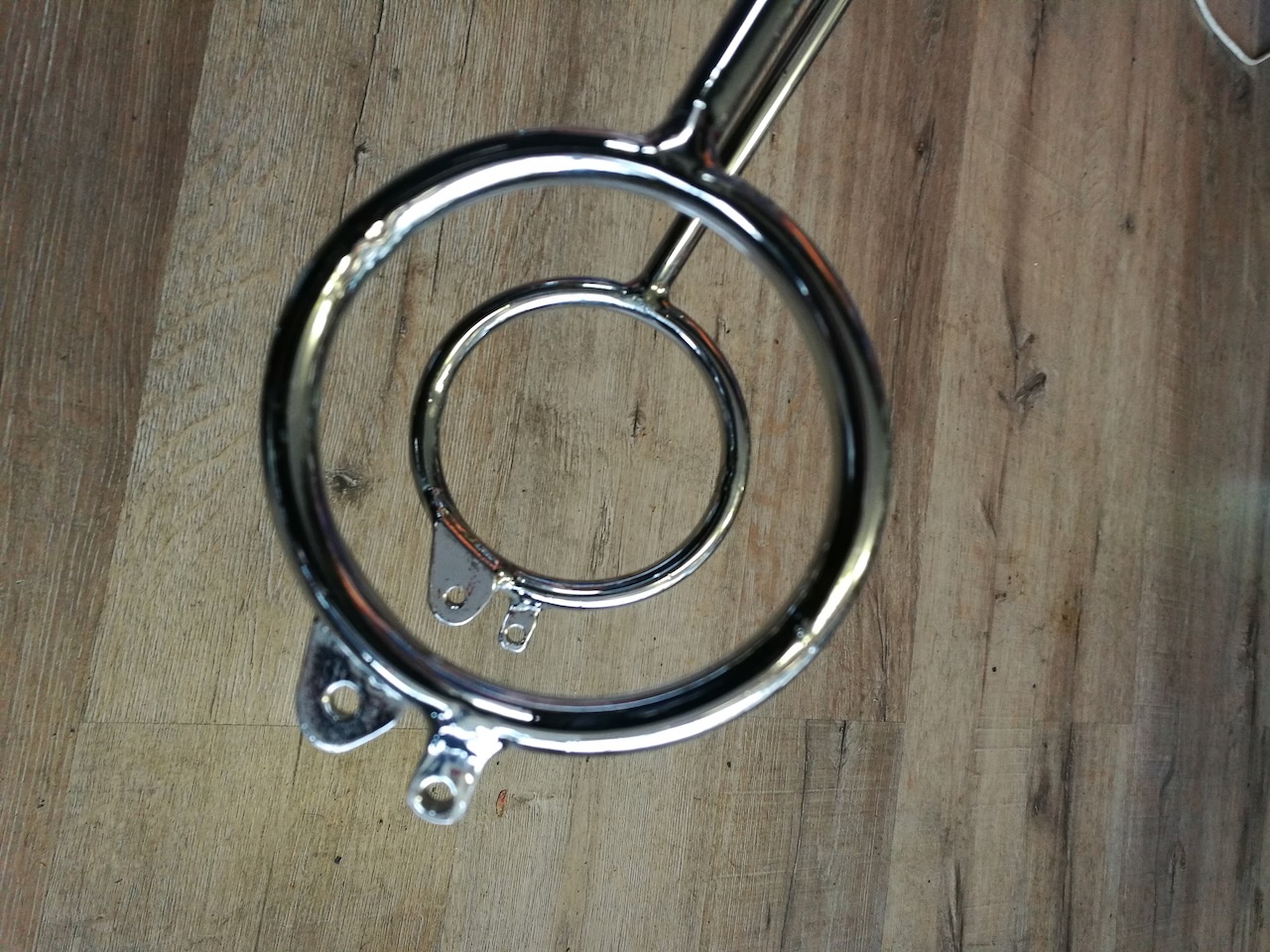 Détails et précision pour ce porte-bagage de vélo couché