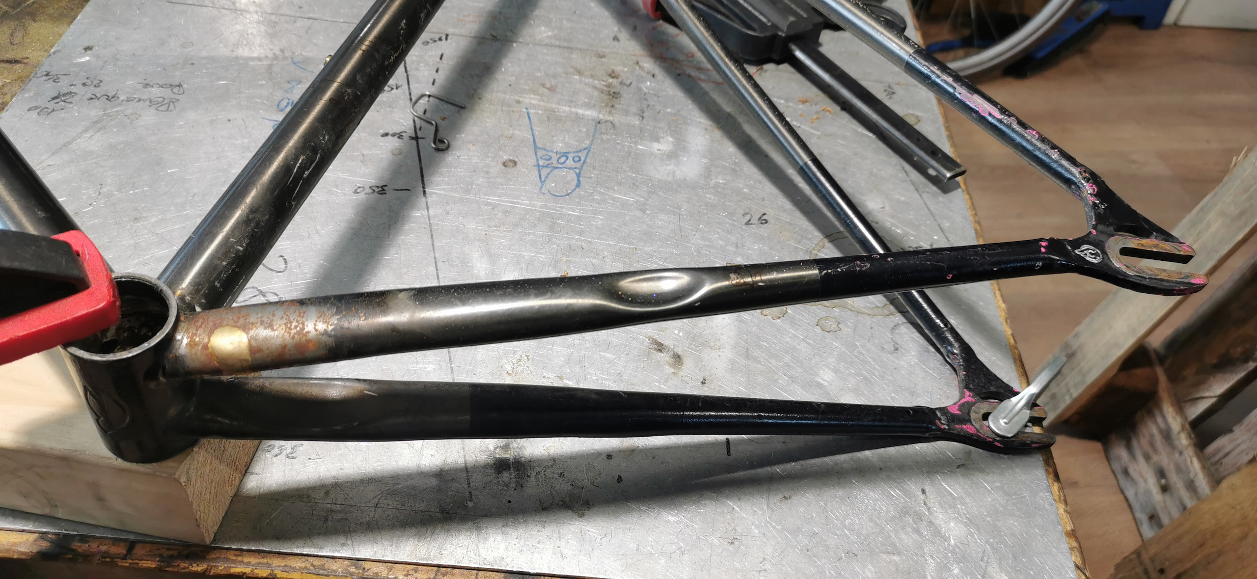 Macadam cargo Genève. Réparation et soudure de cadres de vélos.