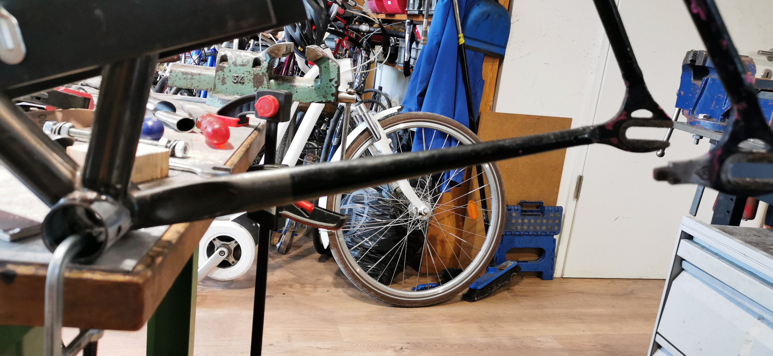 Macadam cargo Genève. Réparation et soudure de cadres de vélos.