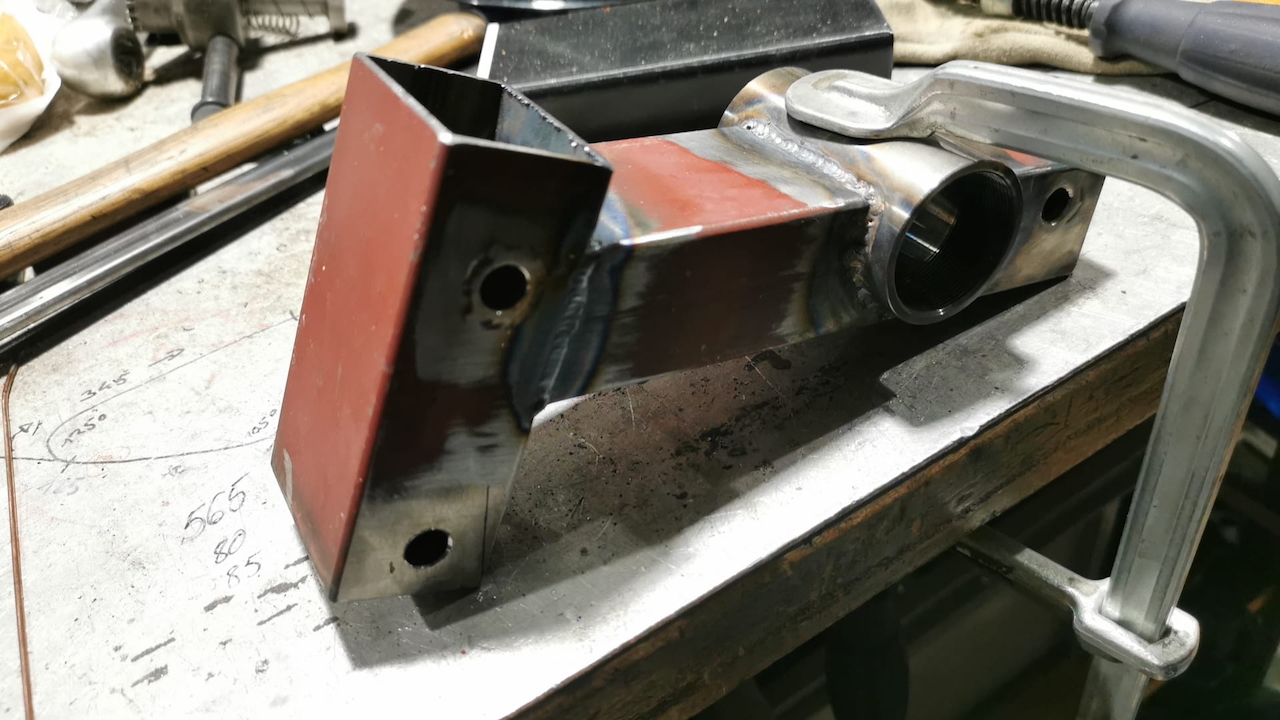 Macadam cargo Genève. Adaptateur de pédalier vélo sur mesure.