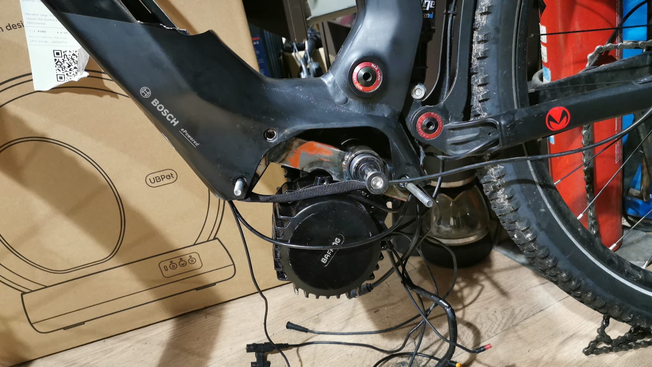 Macadam cargo Genève. Adaptateur de pédalier vélo sur mesure.